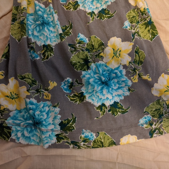 3/$10 Abercrombie & Fitch Floral Tank Top - XS - Picture 4 of 8